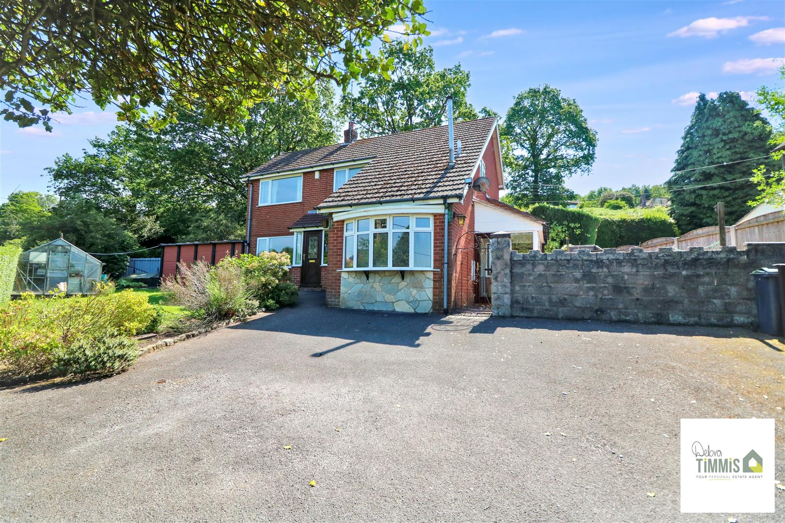 3 bed property in Bunts Lane, Stoke-On-Trent